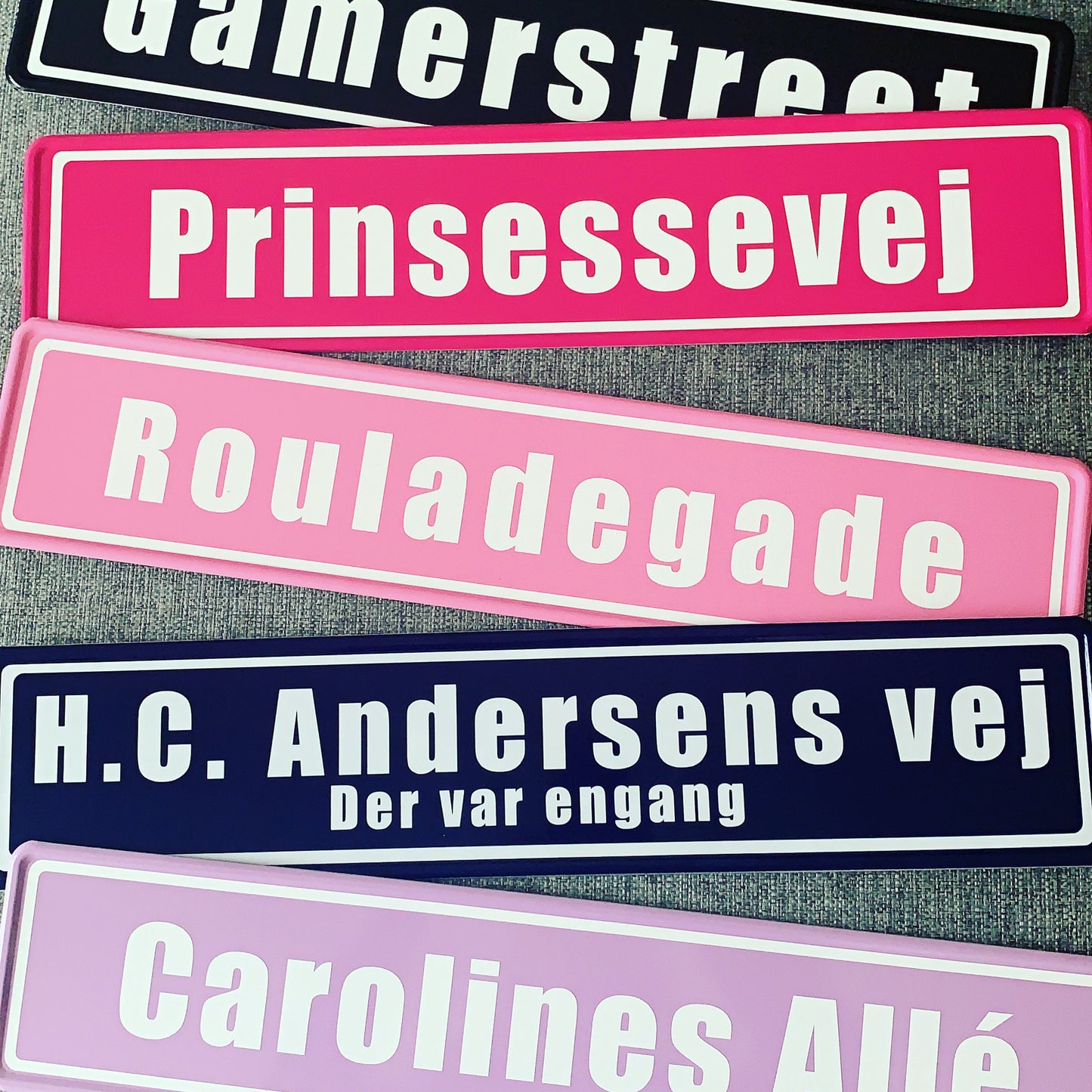 Personligt gadeskilt med egen tekst