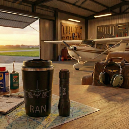 DAT: Flight Deck Essentials – Termokop & Pilotlygte